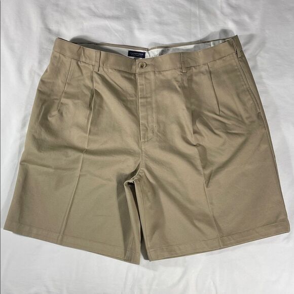 Lands' End mens khaki rugged double pleated expandable 9" chino shorts - size 42 - Picture 2 of 12